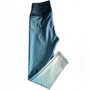 AR-33 “Alpha 7/8” High/Waisted Leggings Green Ombre Size Small